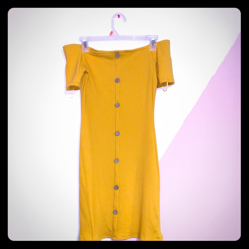 yellow dress🤍